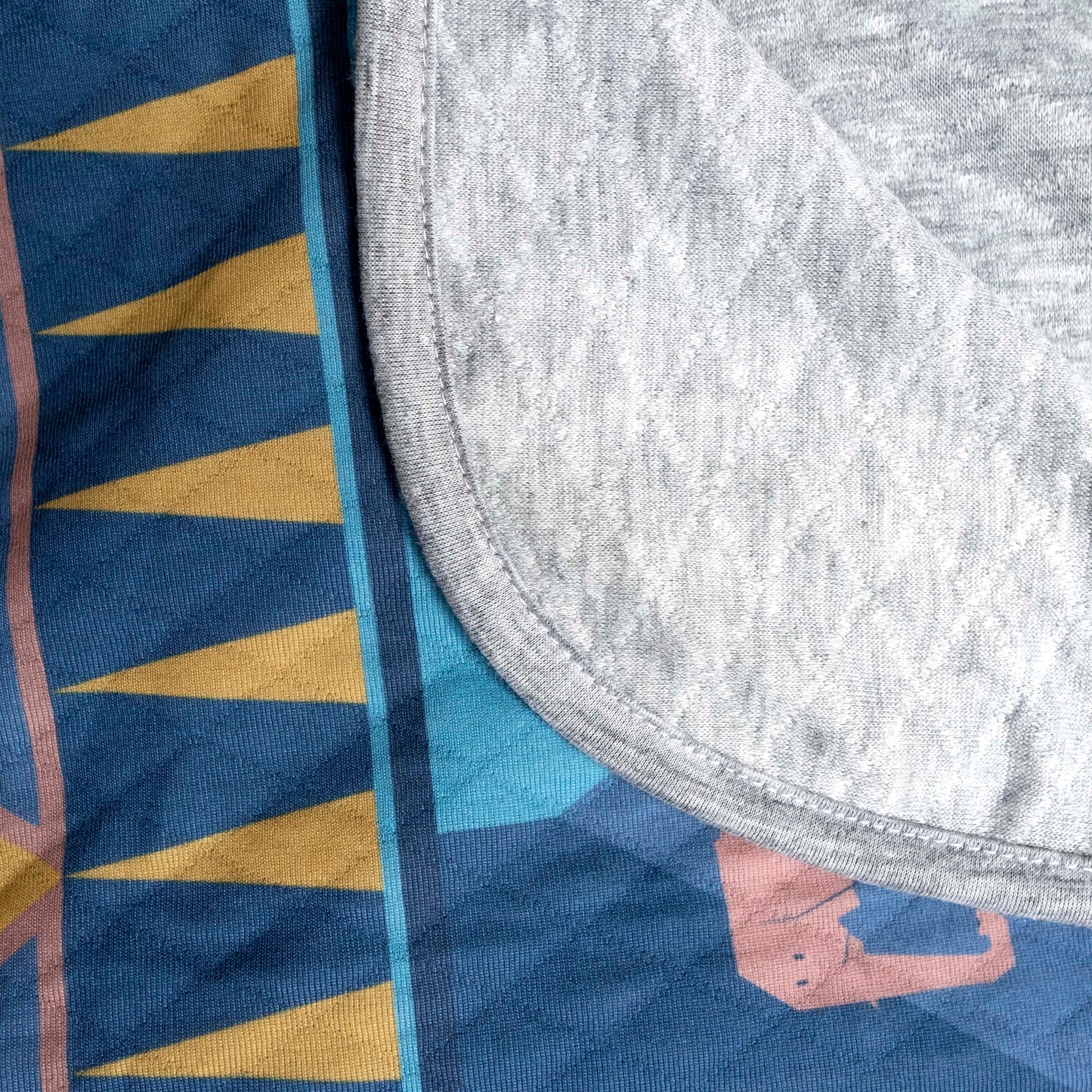 Maison Elmesa On The Go Blanket Pattern Series -  Circa